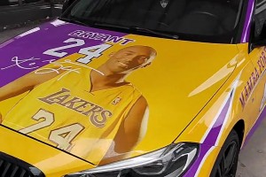 太酷了！上班的路上遇到了这样的一辆车 科比忠粉无疑